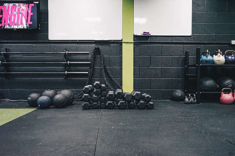 Question marks around recovery tools — common foam roller and massage gun questions answered