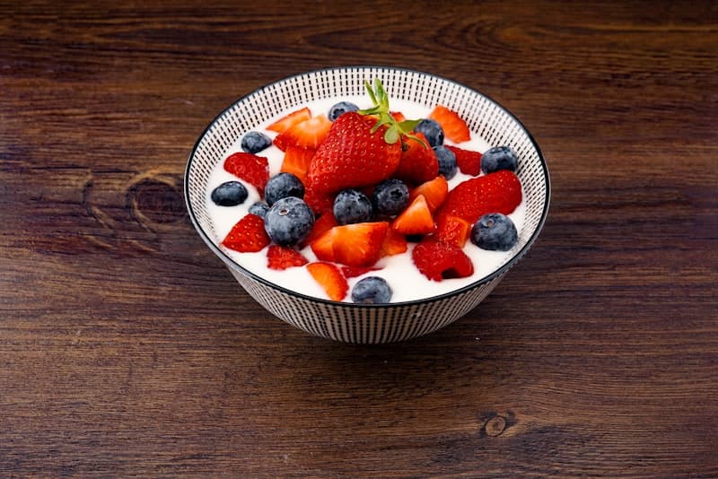 Decision guide — choosing Greek yogurt or regular yogurt based on your gut health and wellness goals