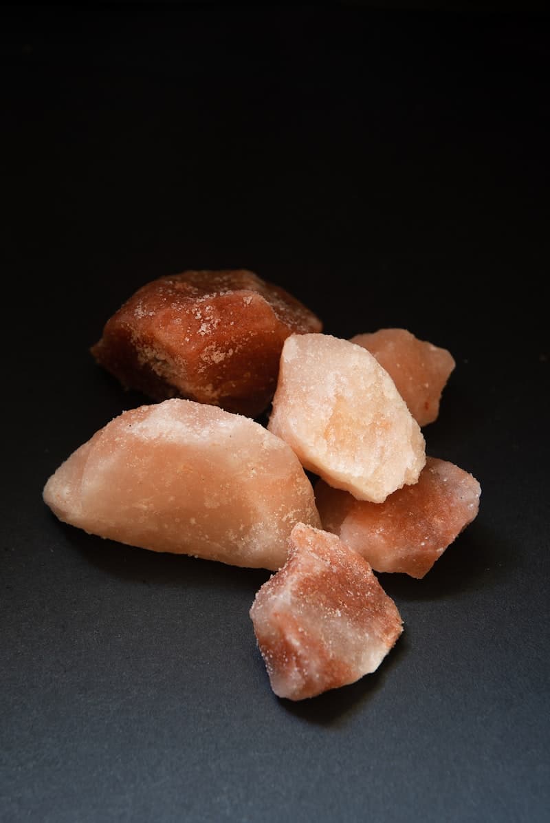 Himalayan salt mine in Pakistan and sea salt evaporation ponds — how each salt is sourced and produced
