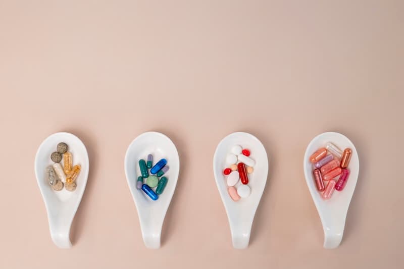 Measuring spoons with supplements for side-by-side comparison