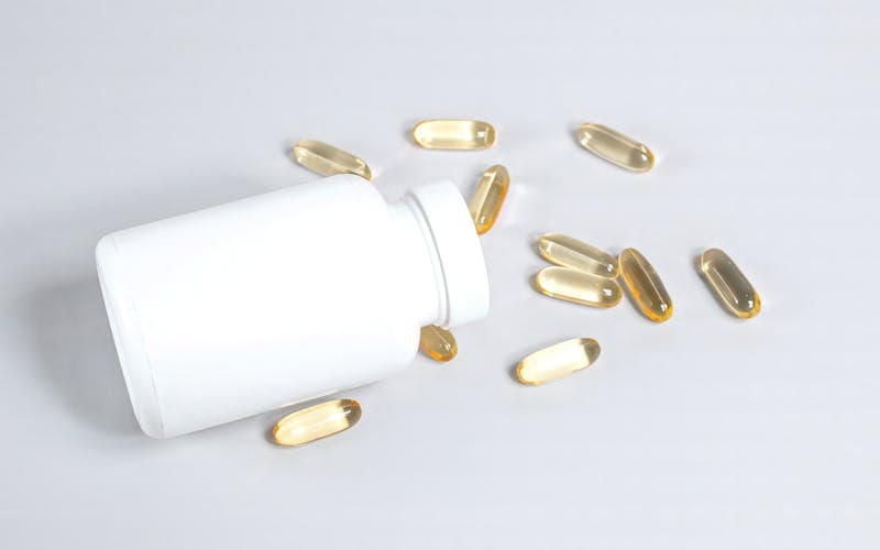 Visual comparison of EPA and DHA fatty acids with their different health roles in the body
