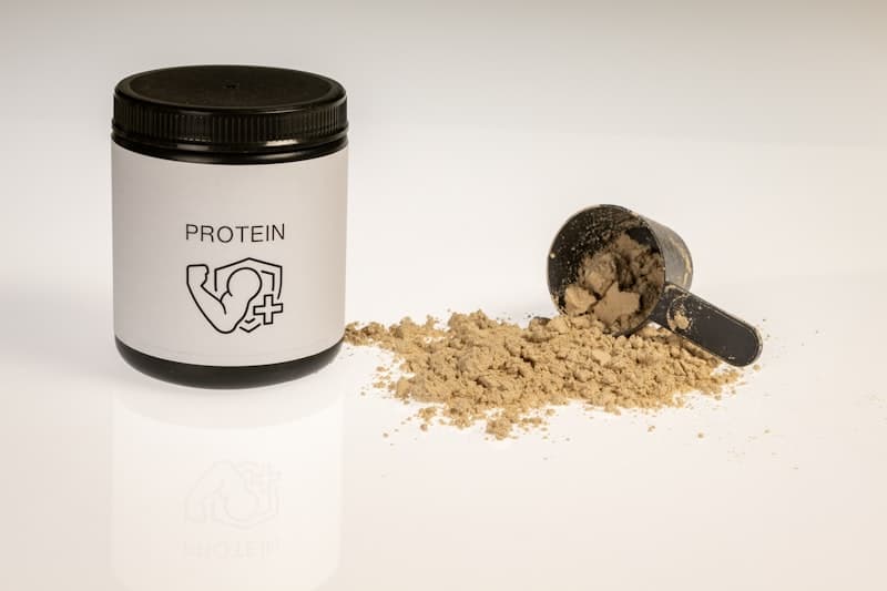 Protein shake being blended with fruits and oats — practical protein powder usage tips